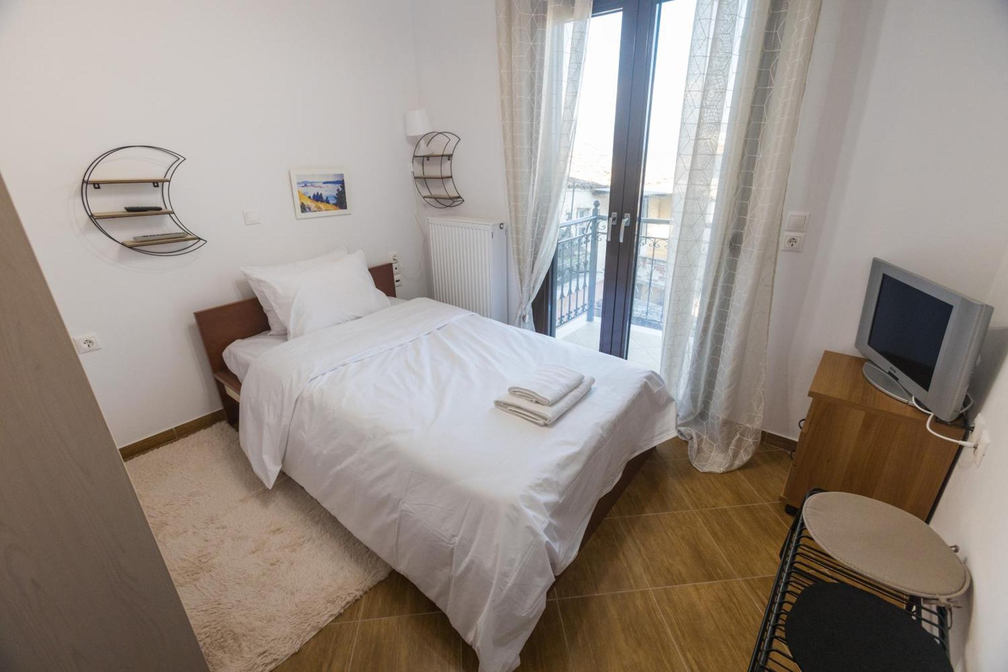 Avgerinos Ηome Breakfast Basket Complimentary Villa Amfikleia Exterior photo