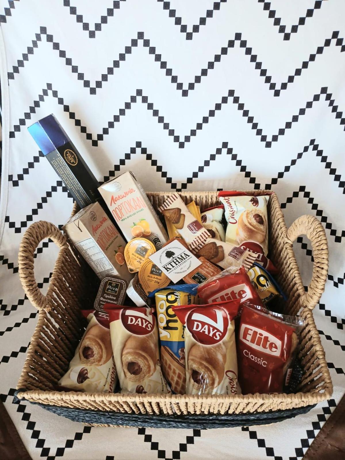 Avgerinos Ηome Breakfast Basket Complimentary Villa Amfikleia Exterior photo